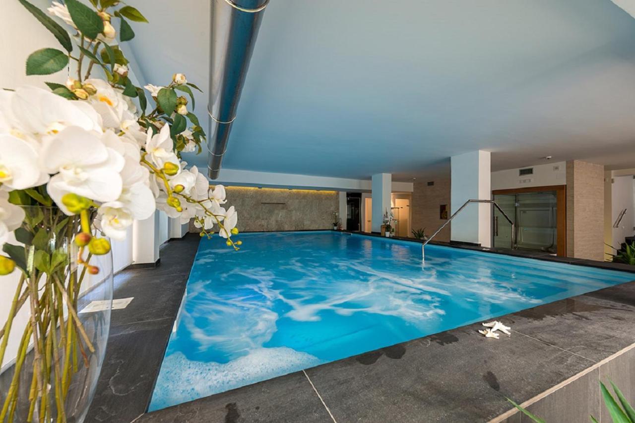 Zenit Hotel จูเลียโนวา ภายนอก รูปภาพ