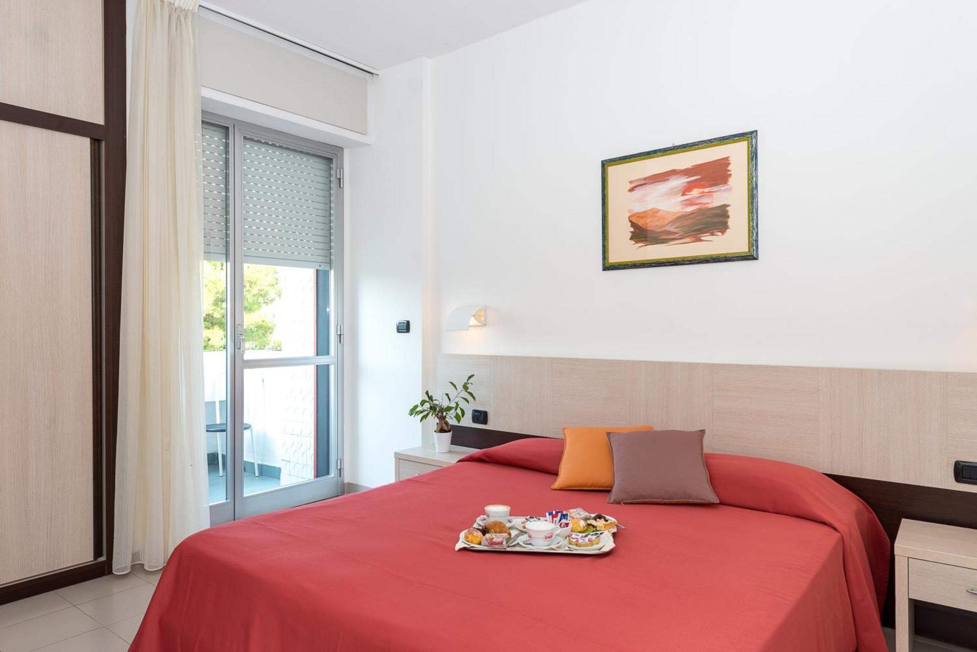 Zenit Hotel จูเลียโนวา ภายนอก รูปภาพ